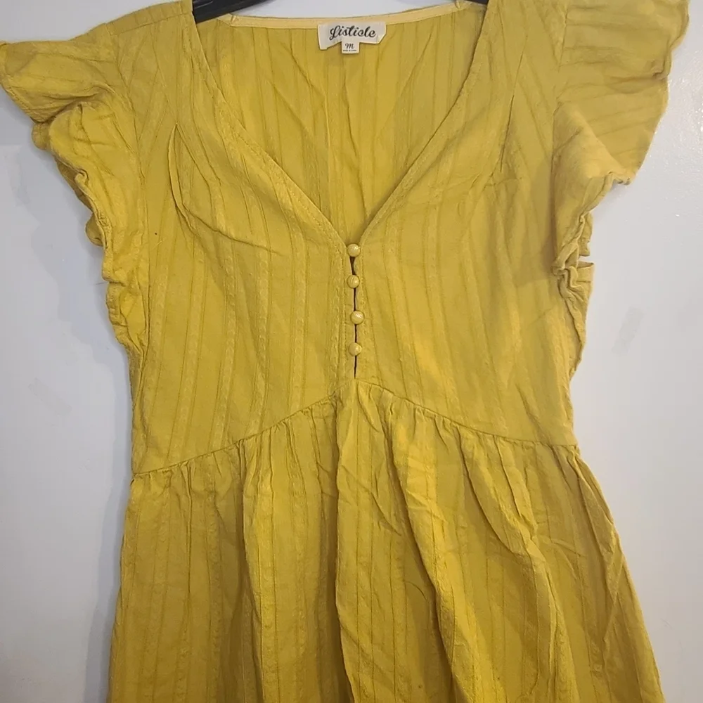 Listicle Yellow V-Neck Top